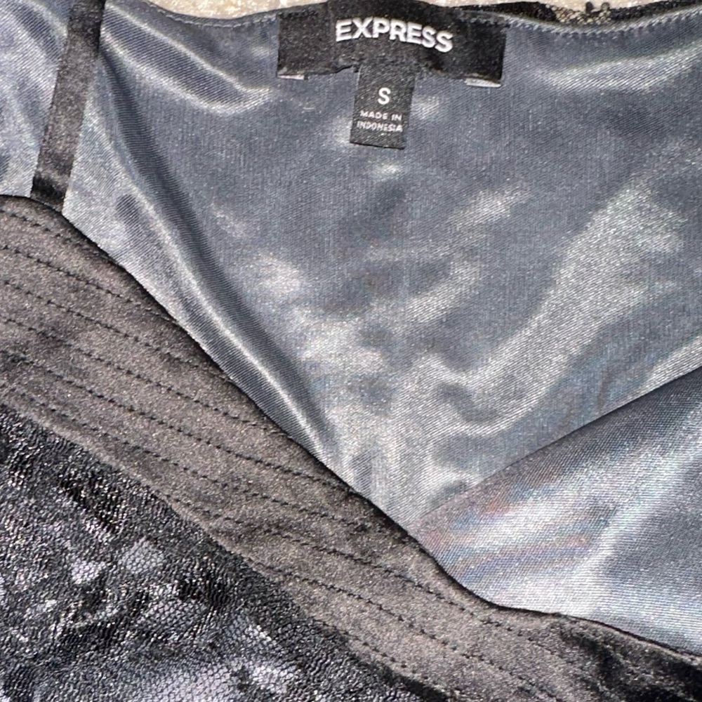 Six Items - Express - Mix & Match View 3